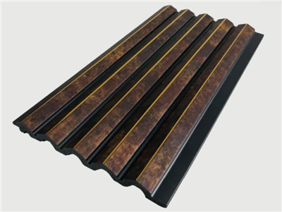 Wandpaneel aus Polystyrol mit Goldbesatz in Marmoroptik